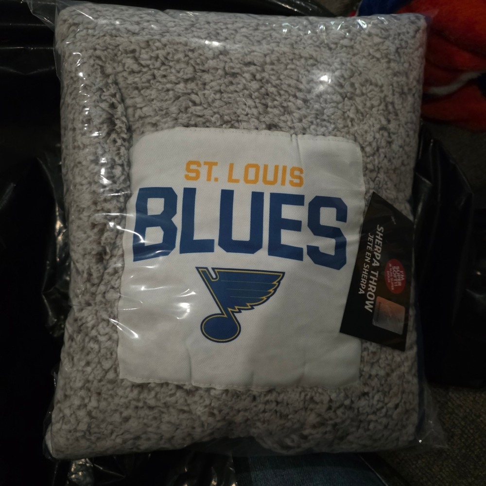 St Louis Blues NHL Sherpa Throw Blanket Grey Soft Fleece 50x60 Northwest New